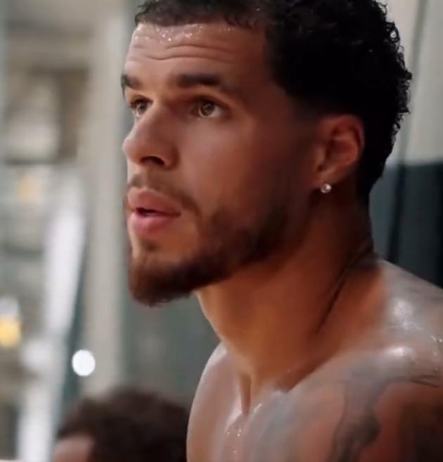 爱游戏登陆入口-特雷-杨与小波特一同训练 猛夸后者：你新赛季能轻松场均25+！