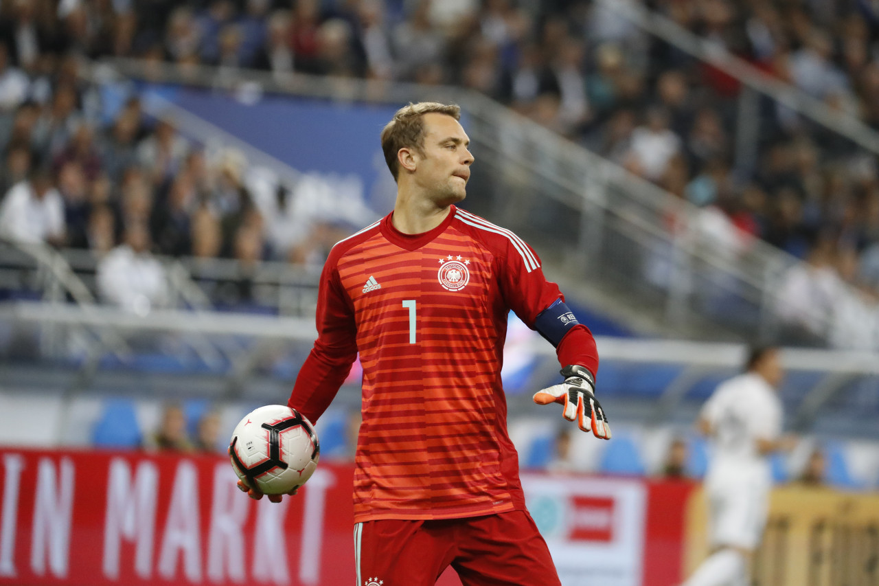 爱游戏官网-诺伊尔对国家队回归持开放态度，未来动向或于2026年3月明朗