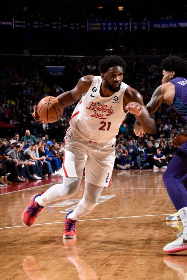 赛季第二次50+！恩比德比肩上将 现役中锋独一档