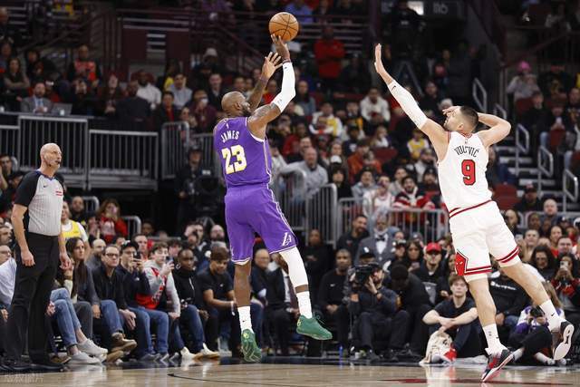 狂轰46+7+11！东契奇大杀四方！湖人拒逆转，詹姆斯下半场划水